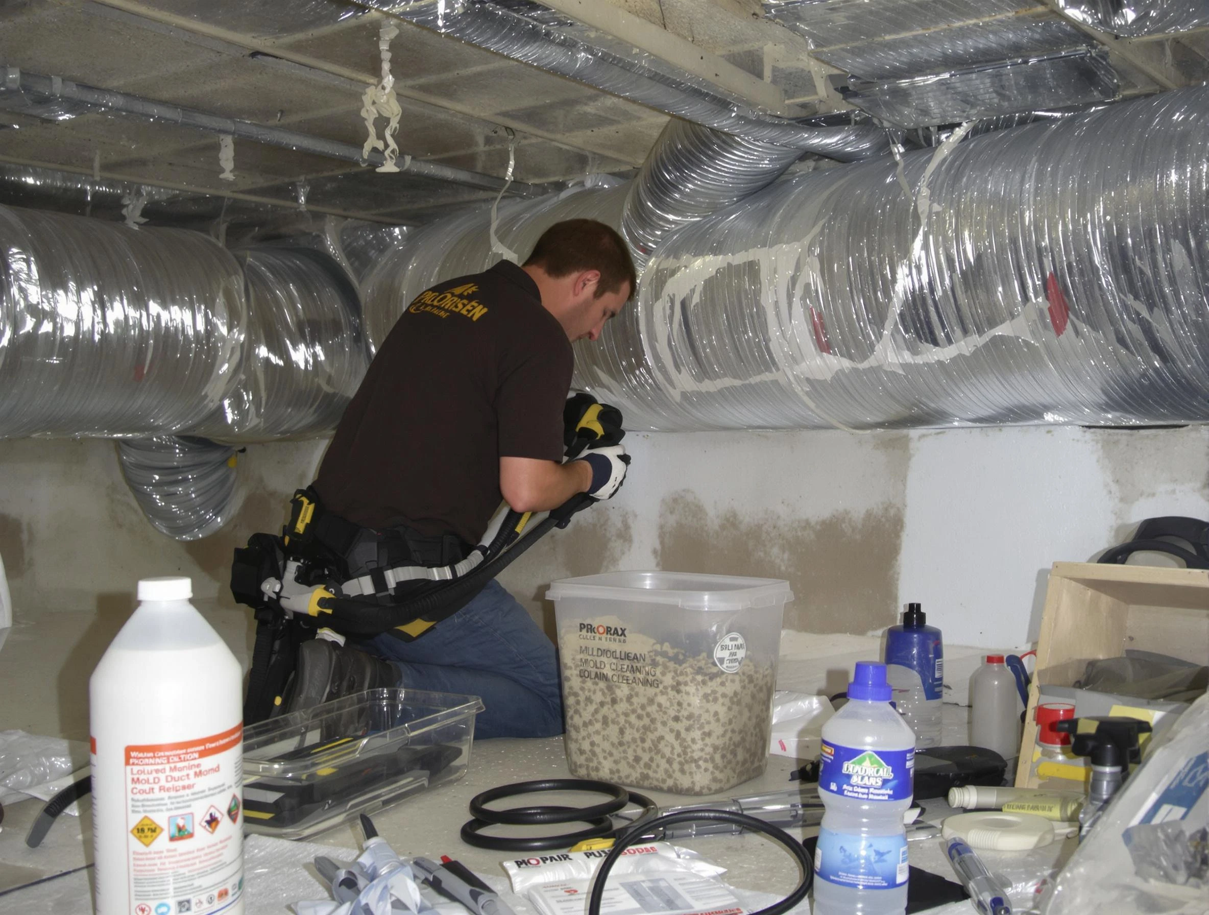 El Cerro Mission Air Duct Cleaning specialist performing professional mold removal from air ducts in El Cerro Mission